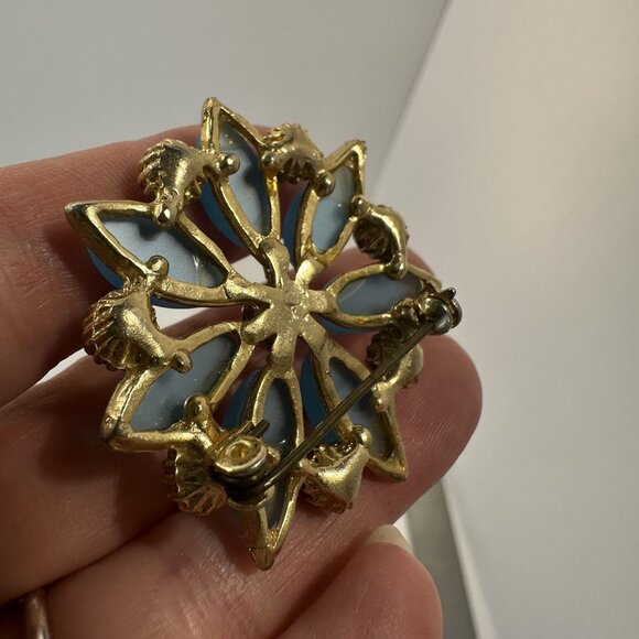 Vintage Womens Aqua Blue Flower Brooch Rhinestones MCM 60s - Picture 7 of 8
